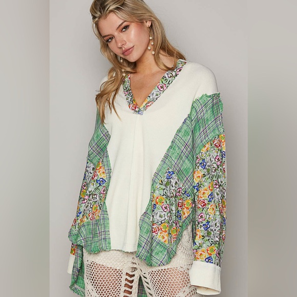 #214 New POL Oversized thermal top with hood - Picture 2 of 10